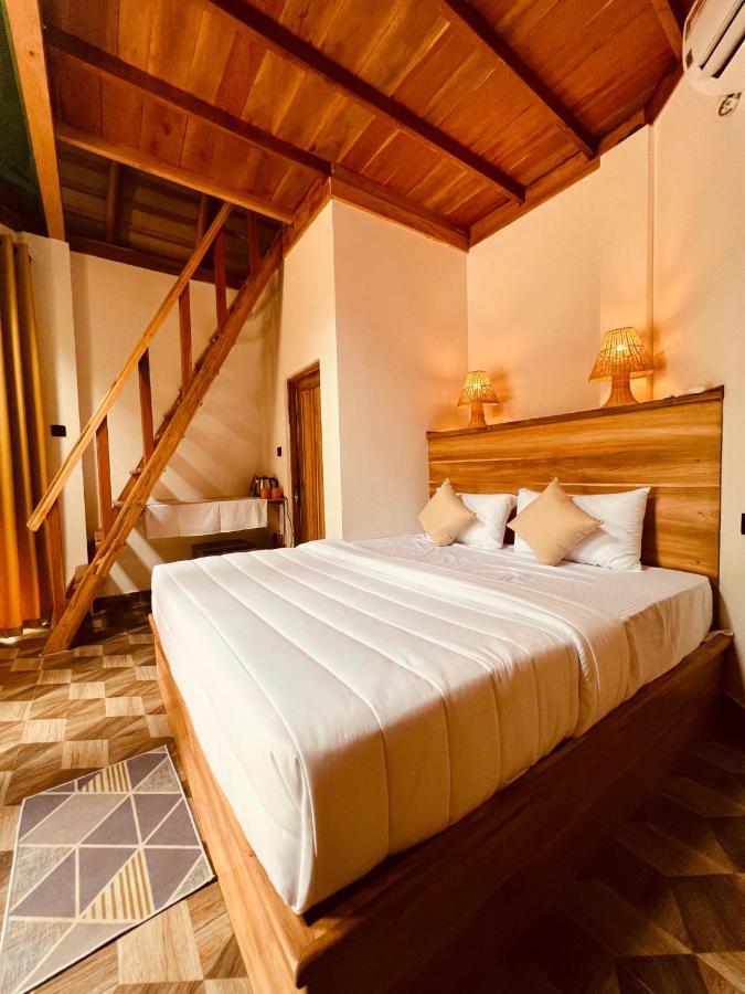 Turtle Wood Cabin Tangalle Luaran gambar
