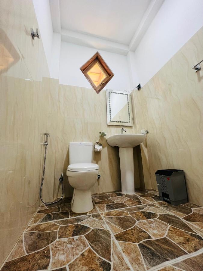 Turtle Wood Cabin Tangalle Luaran gambar