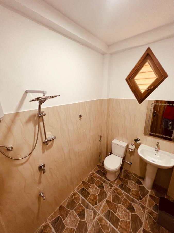 Turtle Wood Cabin Tangalle Luaran gambar