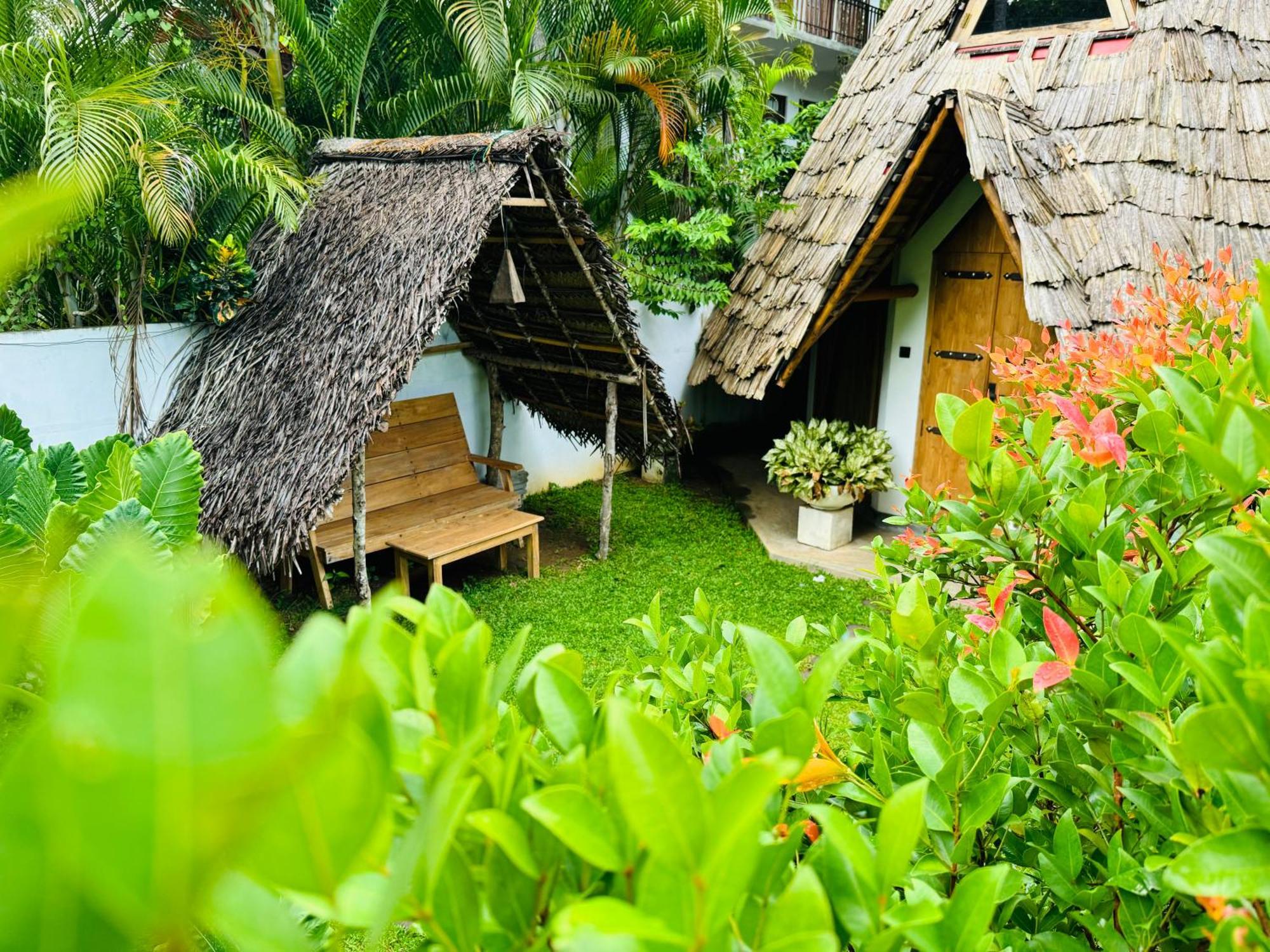 Turtle Wood Cabin Tangalle Luaran gambar
