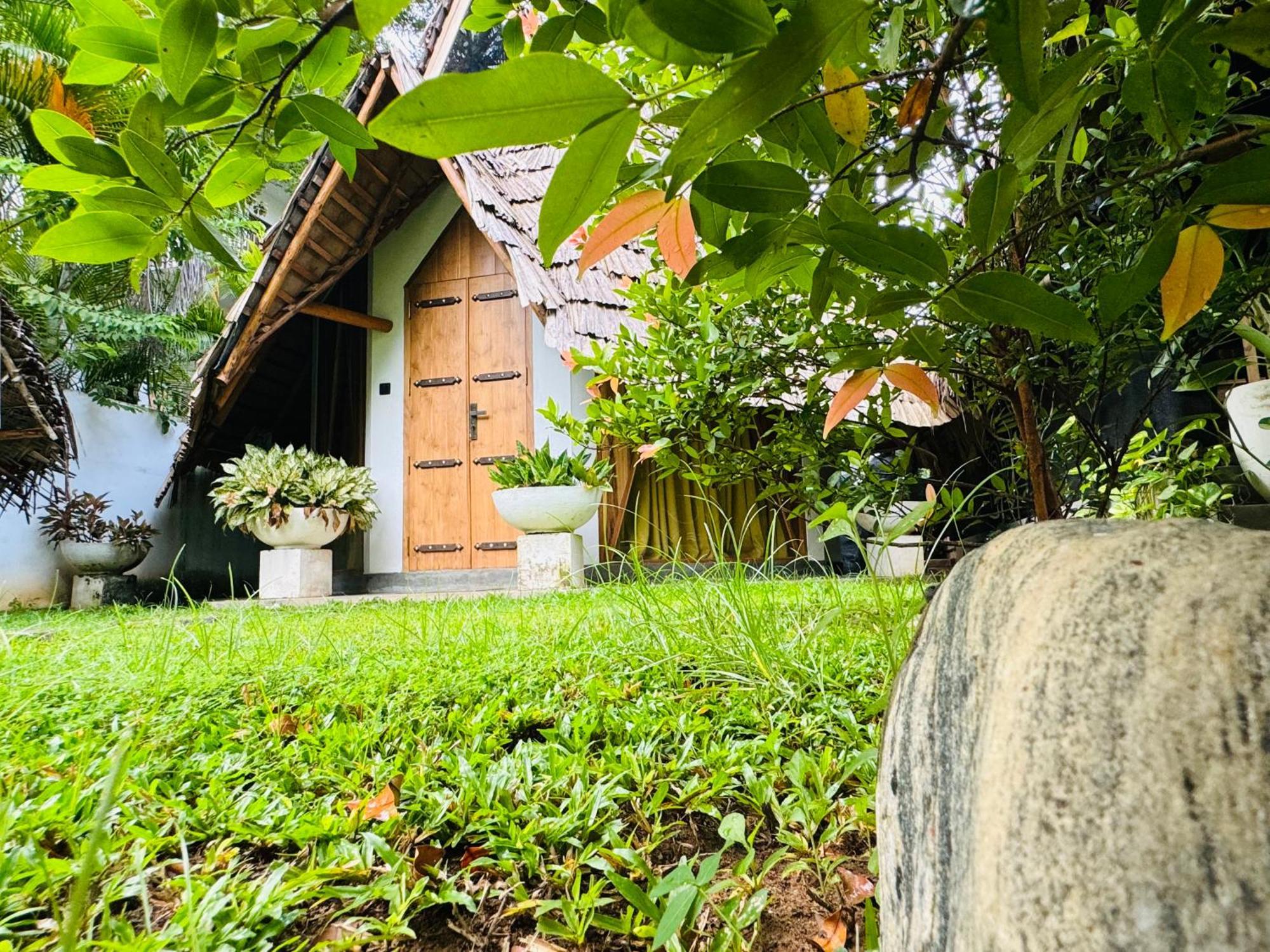 Turtle Wood Cabin Tangalle Luaran gambar